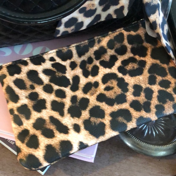 NWT Betsy Johnson satchel w/ scarf and pouch - Picture 5 of 8